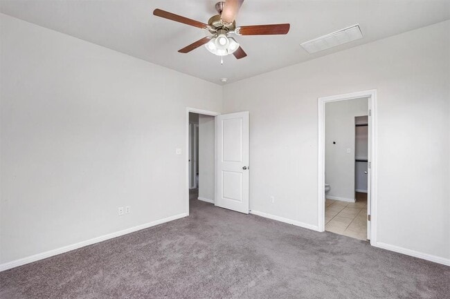 Building Photo - 217 Trailside Ln
