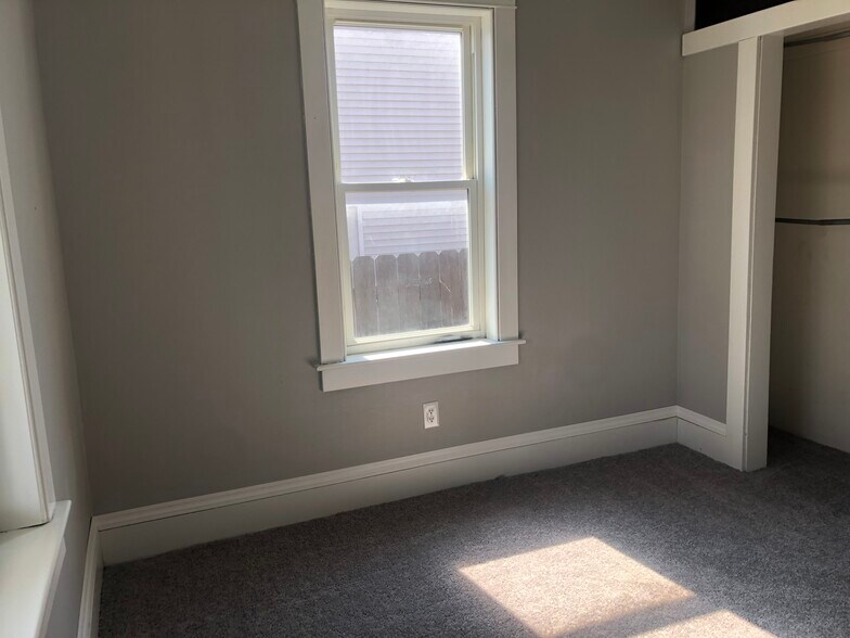 Building Photo - 10 Lehigh Ave