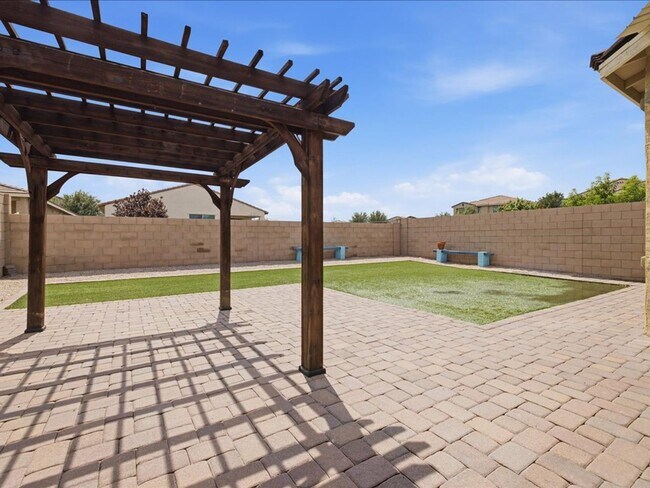 Building Photo - 6584 E Via Pampas Morenas