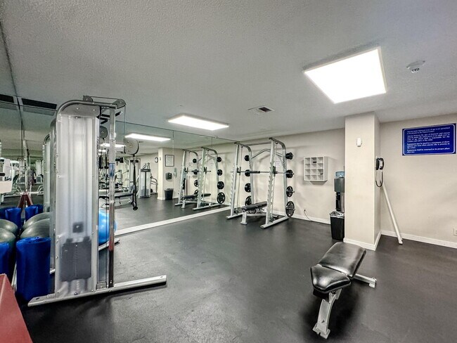 Building Photo - 4000 N Ocean Dr