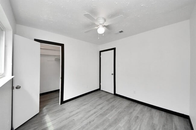 Building Photo - 4015 Lufborough Dr