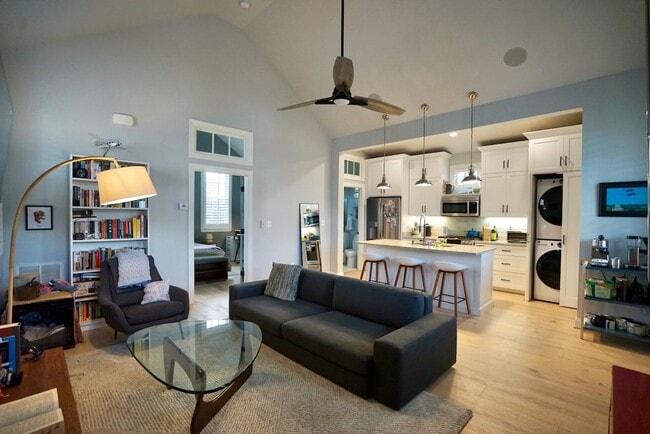 Building Photo - 9517 23rd Bay St