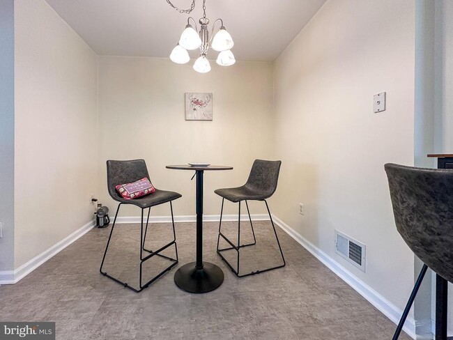 Building Photo - 14358 Haysickle Ct