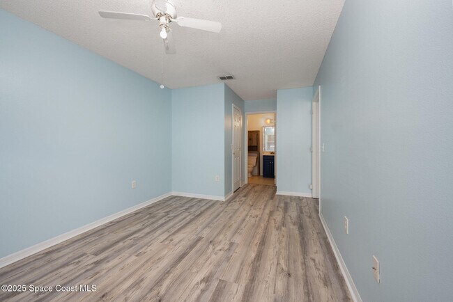 Building Photo - 130 Summer Pl