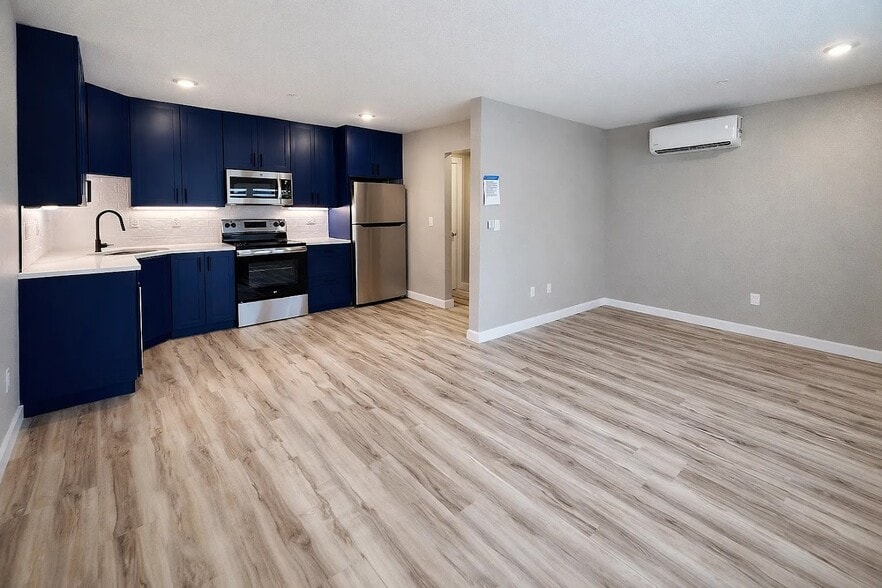 Building Photo - Meadows Manor