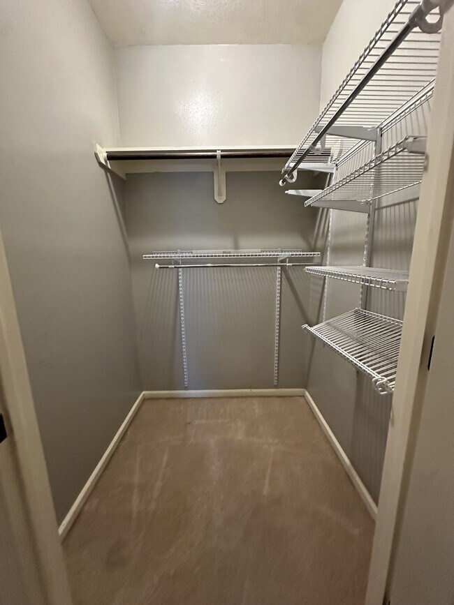 Building Photo - 6863 Par Rd 7137