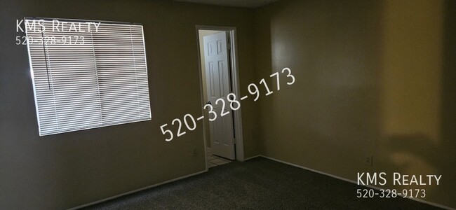 Building Photo - 3 Bedroom 2 Bath-7122 E Seattle Dr-OWNER/A...