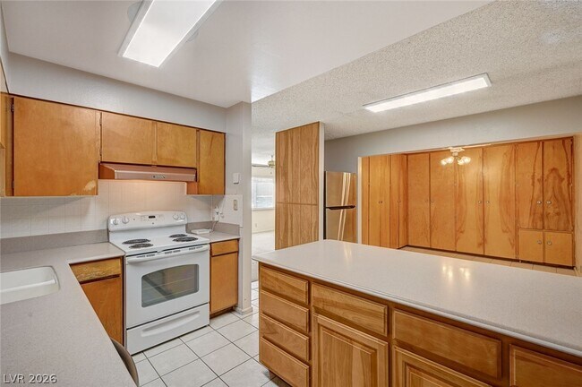 Building Photo - 6208 Casada Way