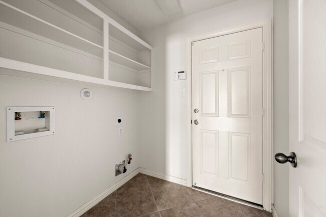 Building Photo - 19830 Broadhead Manor Dr