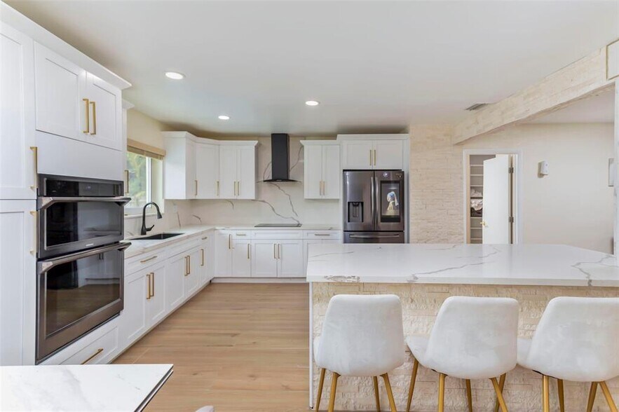 Building Photo - 4750 NW 65th Ave