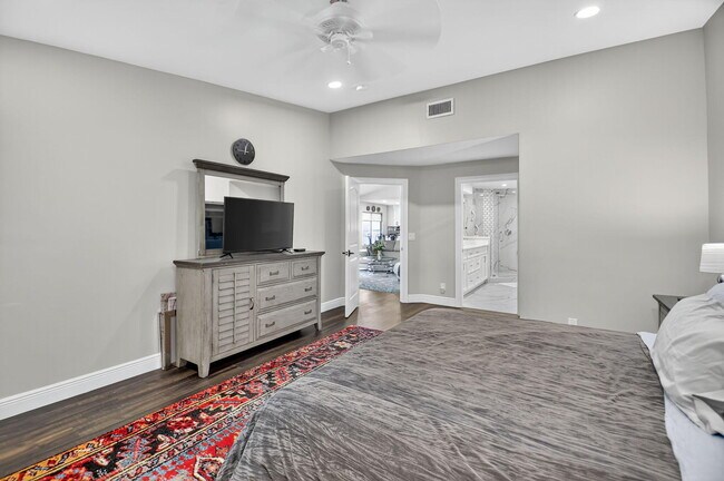Building Photo - 15307 Strathearn Dr