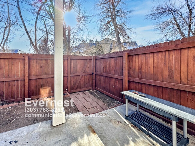 Building Photo - Modern 3-Bedroom Home with Ideal Location ...