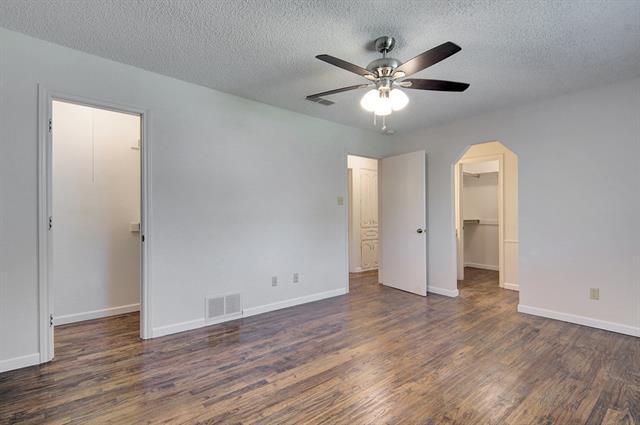 Building Photo - 2501 Glenhaven Dr