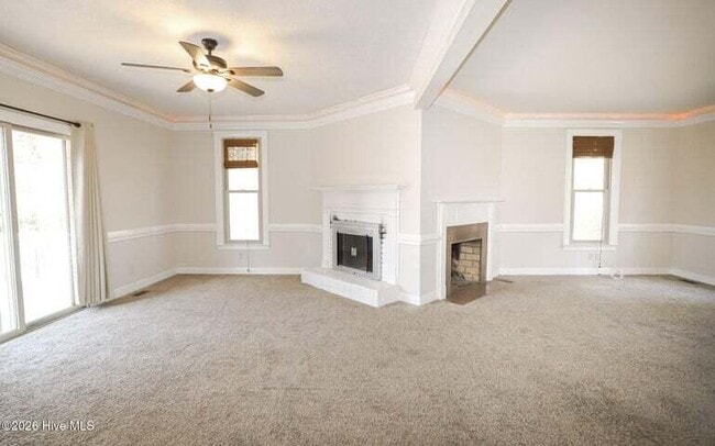 Building Photo - 809 Houndslake Dr