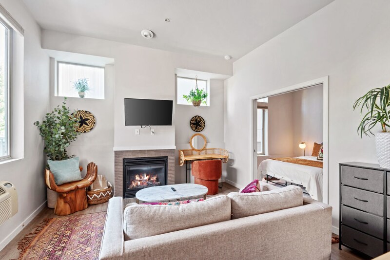 Building Photo - 1607 NW Davis St