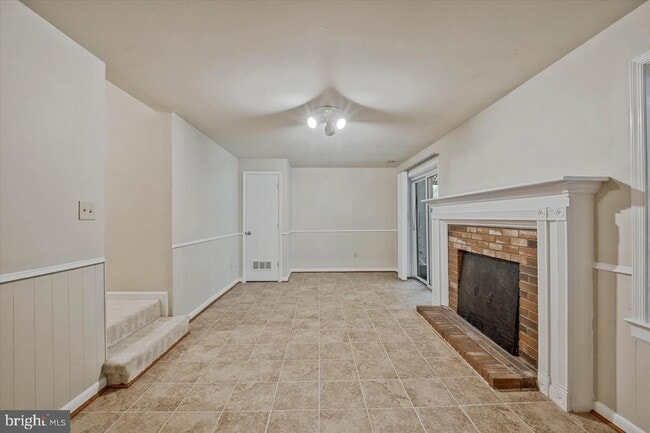 Building Photo - 7177 Lake Cove Dr