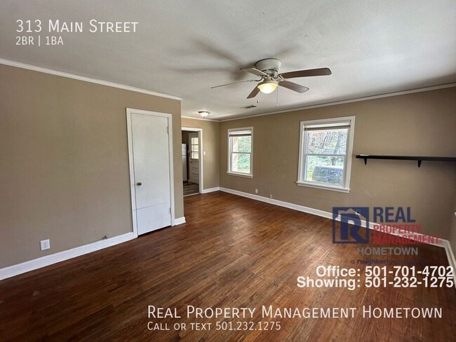 Building Photo - 313 Main St