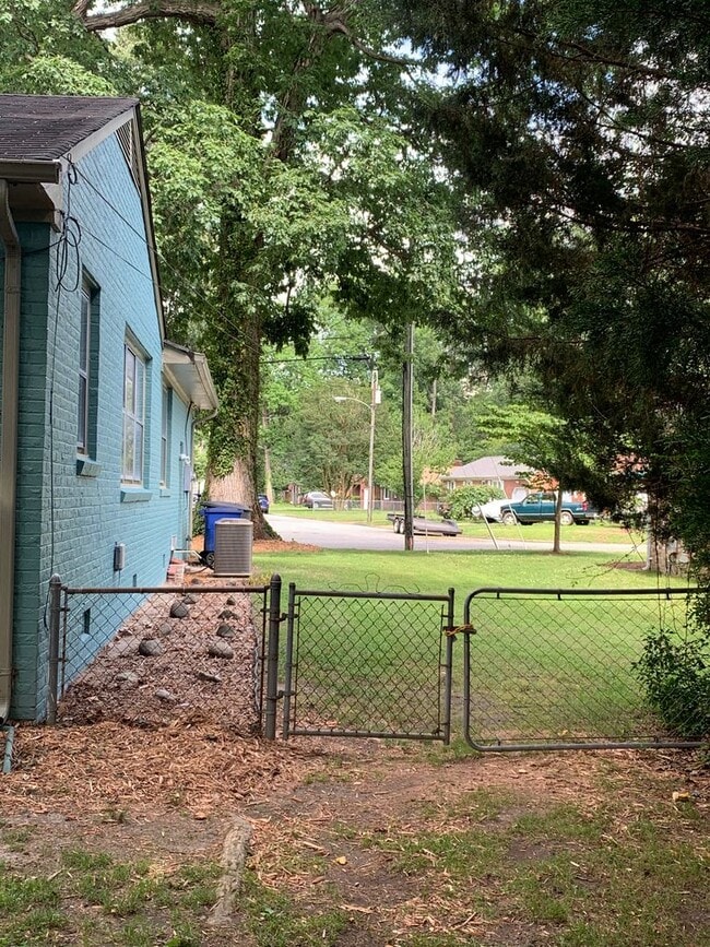 Building Photo - 309 Ronald Dr