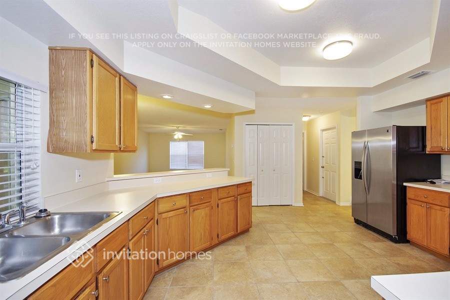 Building Photo - 20407 Melville St