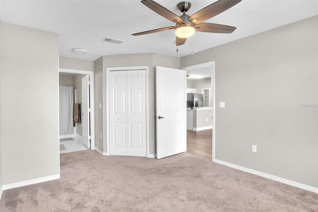 Building Photo - 5467 Vineland Rd