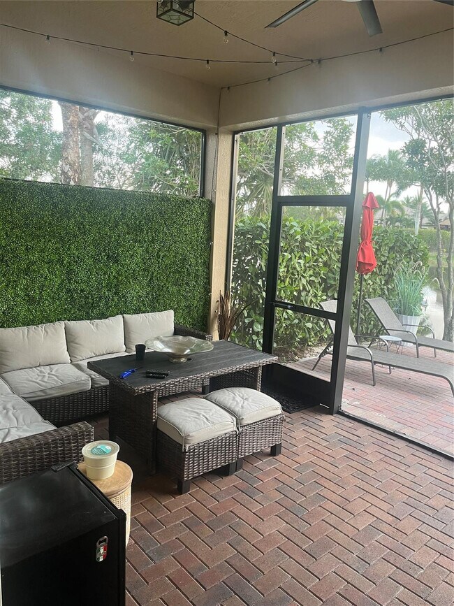 Building Photo - 12200 NW 77th Manor