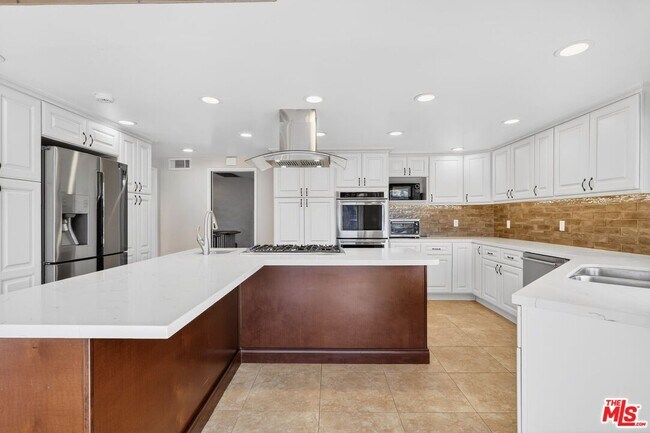 Building Photo - 3713 Dellvale Pl