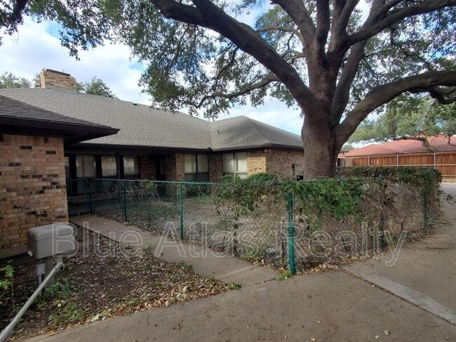 Building Photo - 4854 Starcrest Ct