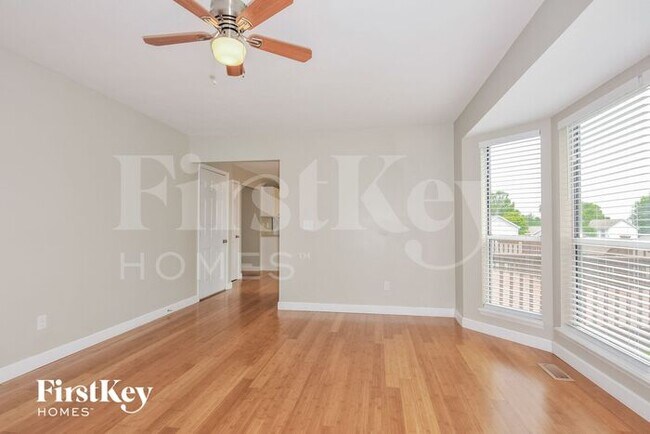 Building Photo - 124 Royallsprings Pkwy