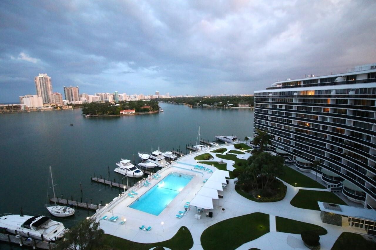 Pool - 900 Bay Dr
