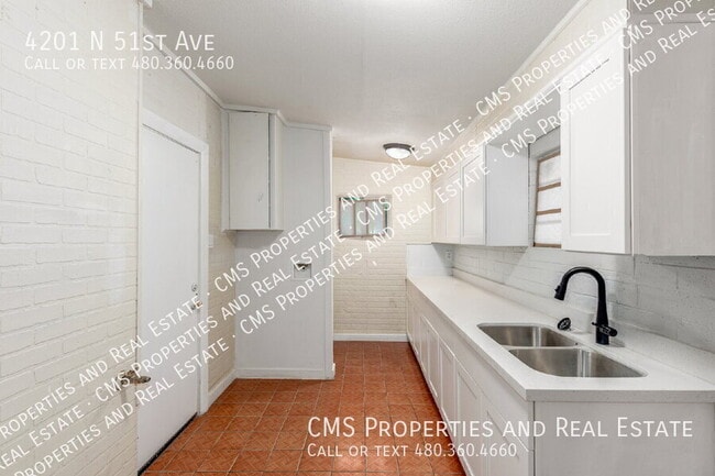 Building Photo - 4201 N 51st Ave