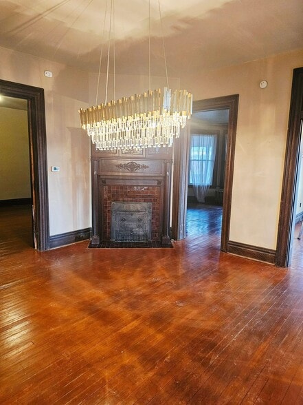 Building Photo - 409 N 5th St