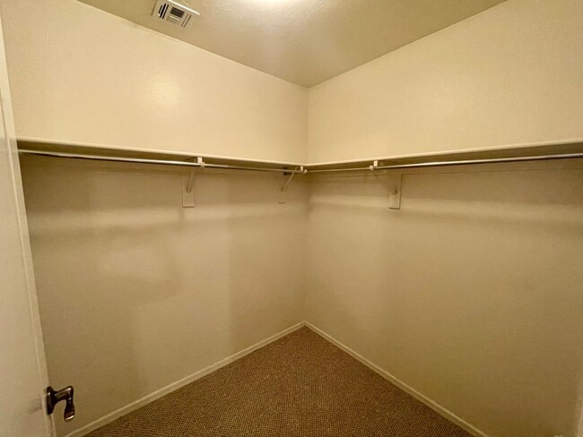 Building Photo - Prime Gilbert 3 Bedroom/2.5 bath 1st floor bonus room, 3 community pool's