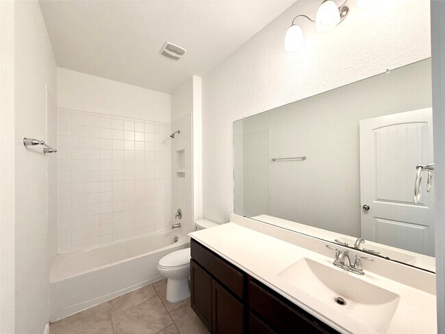 Building Photo - 23603 Legano Dr