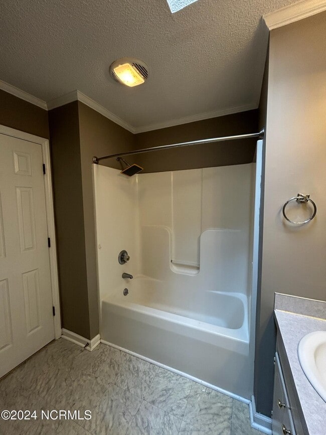 Building Photo - 3827 Sterling Pointe Dr