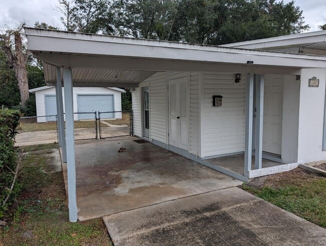 Building Photo - 1657 Louvre Dr