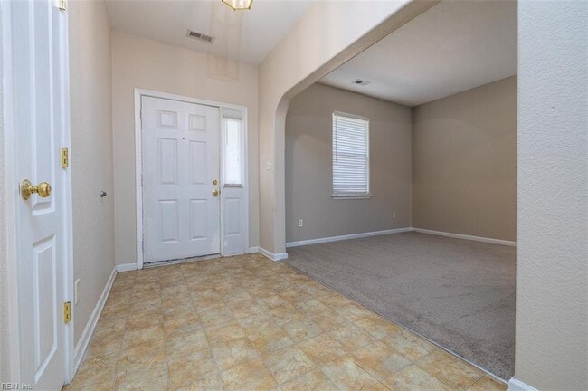 Building Photo - 5819 Woodside Ln