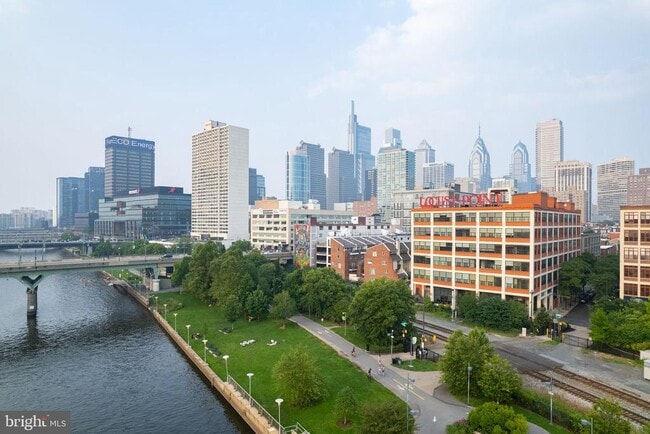 Building Photo - 2429 Locust St