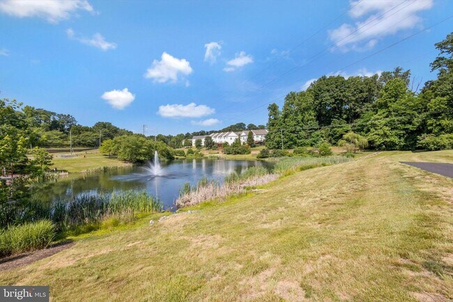 Building Photo - 5587 Governors Pond Cir