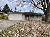 Building Photo - 34886 Dryden Dr