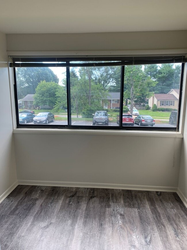 Building Photo - 2 Bedroom, 2 Bath Apartment, with Communit...