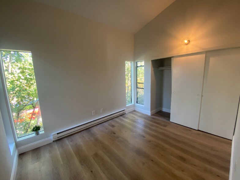 Building Photo - 1139 17th Ave