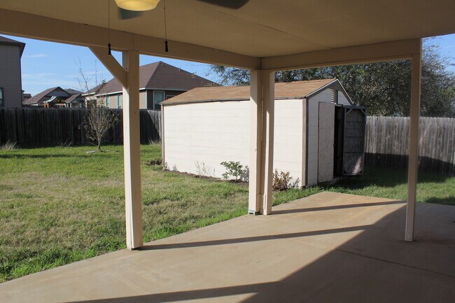 Building Photo - Kyle Home in Waterleaf  Great schools and neighborhood with pool