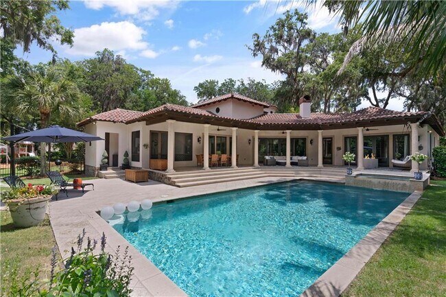 Building Photo - 305 Hawkins Island Dr