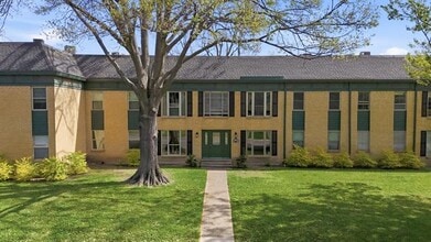 Building Photo - 4816 Amesbury Dr