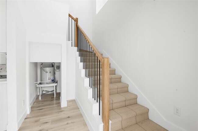 Building Photo - 6403 Illinois St