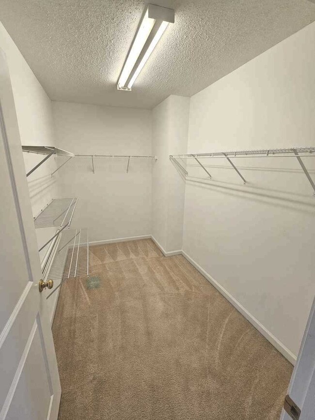 Building Photo - 655 Perrie Dr
