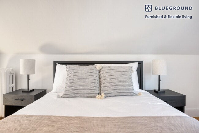 Building Photo - 32 Healey St