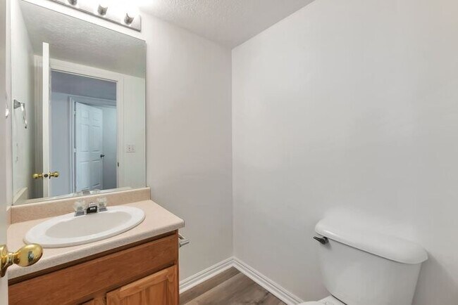 Building Photo - Peaceful Provo Townhome