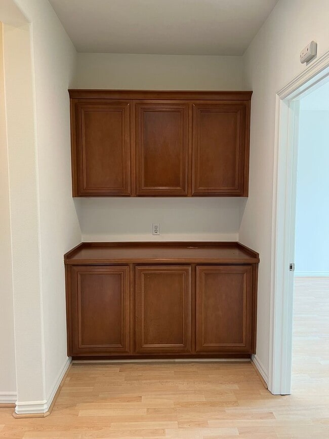 Building Photo - Skyline Villas: Hilltop Townhouse with Stunning Views in Signal Hill