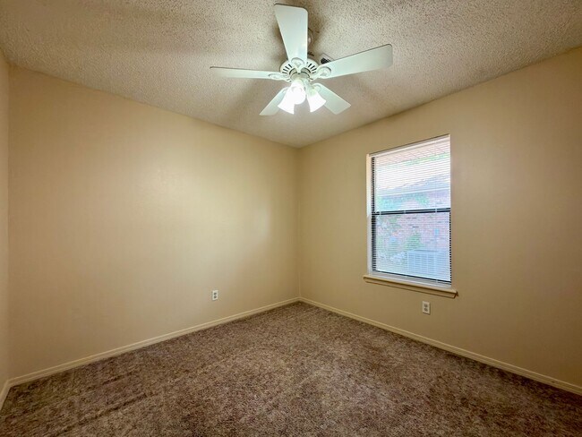Building Photo - Gorgeous Brick Home for Rent! - 3 Bedroom, 2 Bath, 2 Car garage - 1,797 sf